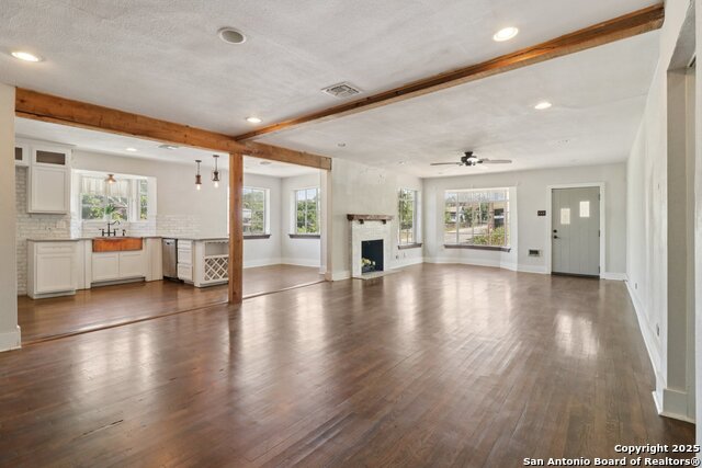 700 Dawson Property Photo 12