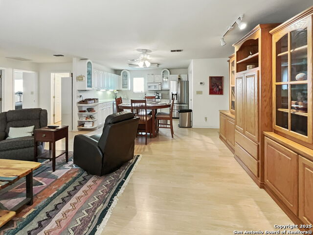214 Star Ln Property Photo 8