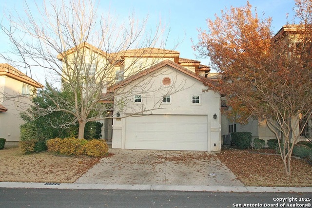 18926 Las Vistas Property Photo 1