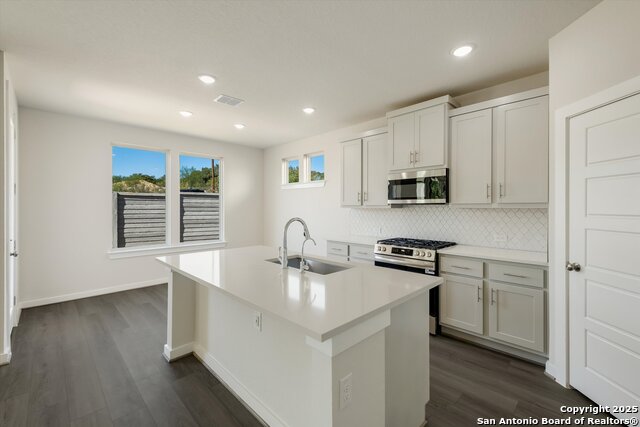 15407 Ivory Hills Property Photo 4