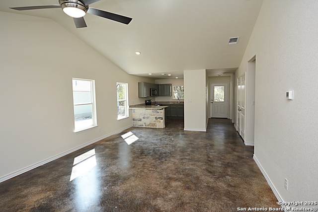 926 High Dr. Property Photo 2