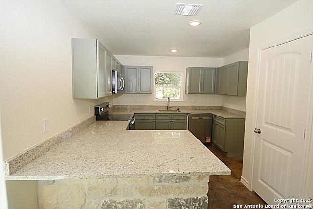 926 High Dr. Property Photo 3