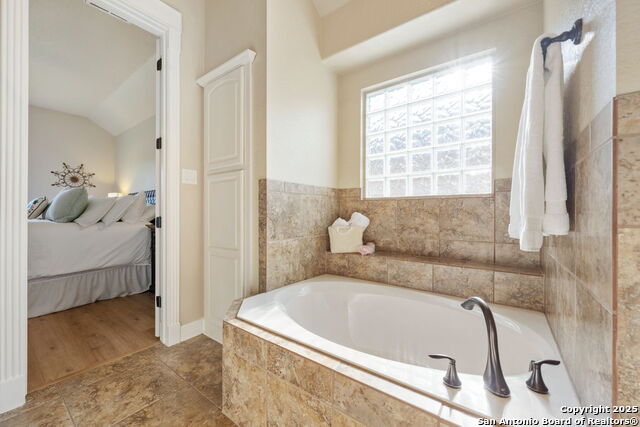 30319 Cibolo Run Property Photo 14