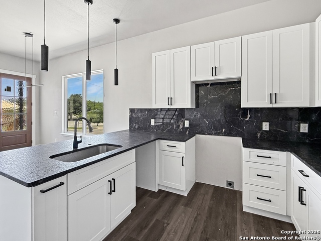 122 S Walters St. Property Photo 4