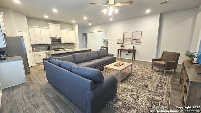 9304 Aggie Property Photo 3