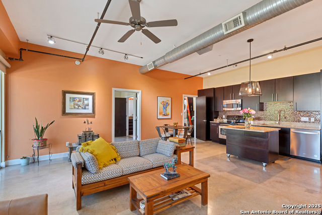 831 S Flores Property Photo 2