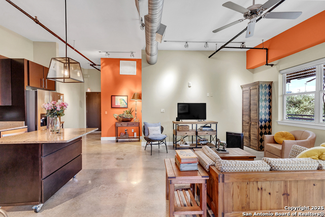 831 S Flores Property Photo 7