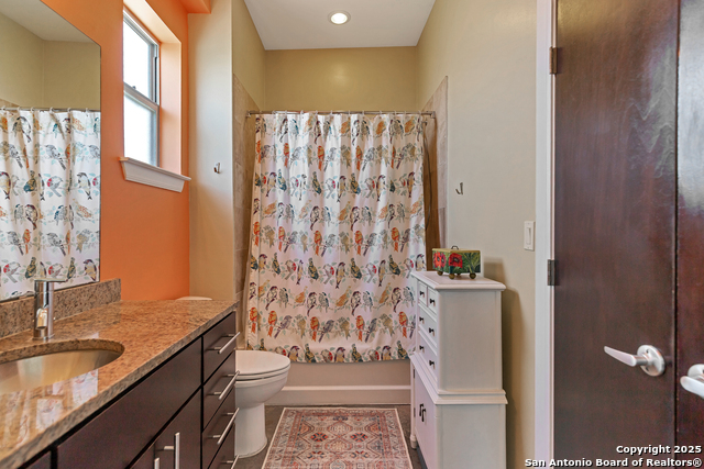 831 S Flores Property Photo 16