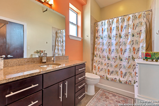 831 S Flores Property Photo 17