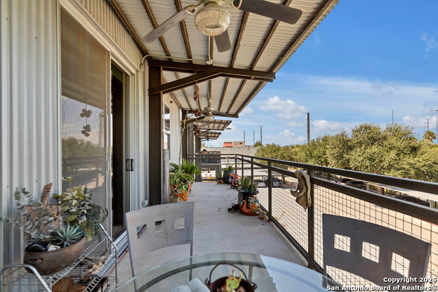 831 S Flores Property Photo 18