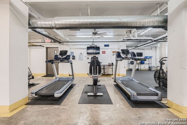 831 S Flores Property Photo 24