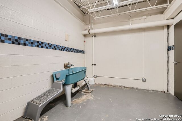 831 S Flores Property Photo 27