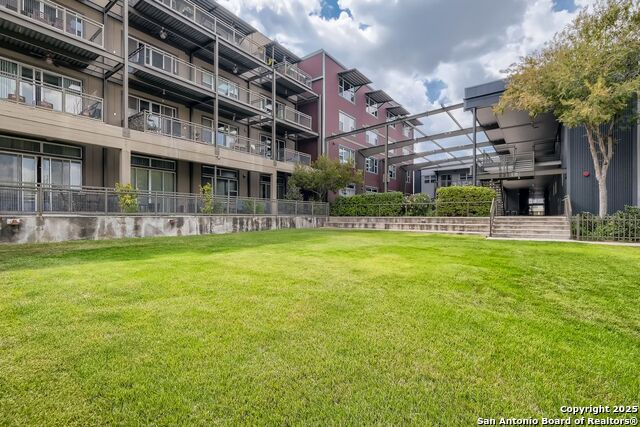 831 S Flores Property Photo 28