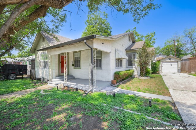 427 Vanderbilt St Property Photo 1