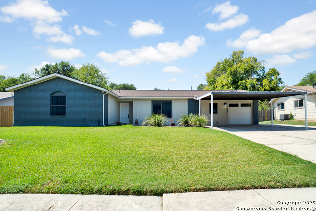 7427 Castle Trail Dr. Property Photo 1