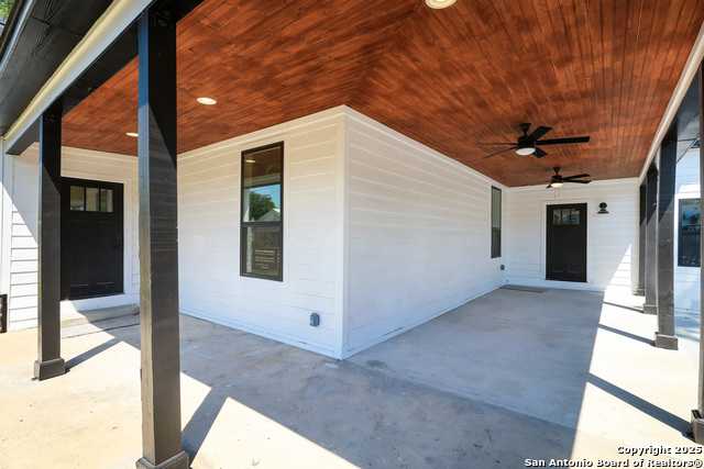 2425 Monterey St Property Photo 5