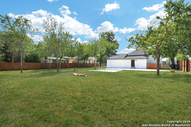 2425 Monterey St Property Photo 27