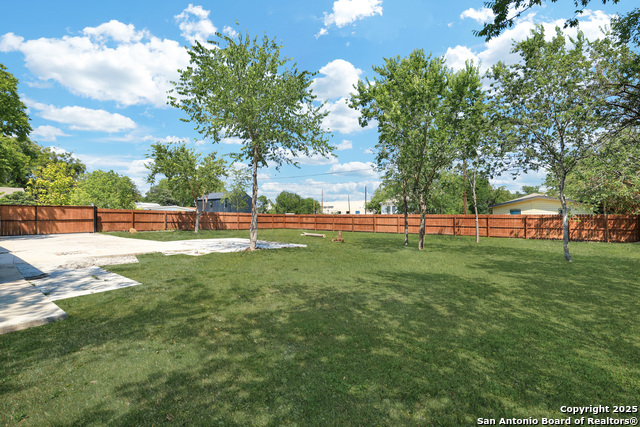 2425 Monterey St Property Photo 30