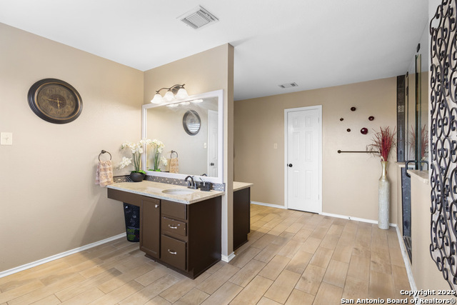 16034 Walnut Creek Property Photo 19