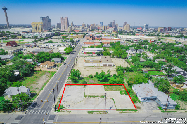 1533 E Houston St Property Photo 1