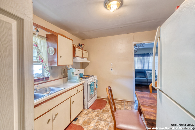 1104 Avenue S Property Photo 4