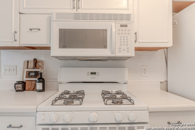 210 Downshire Property Photo 9