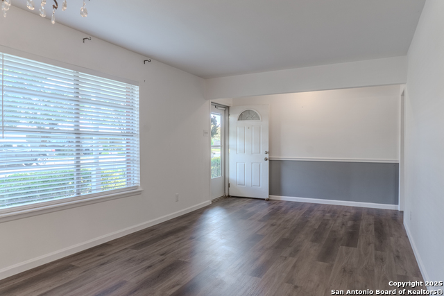 210 Downshire Property Photo 11