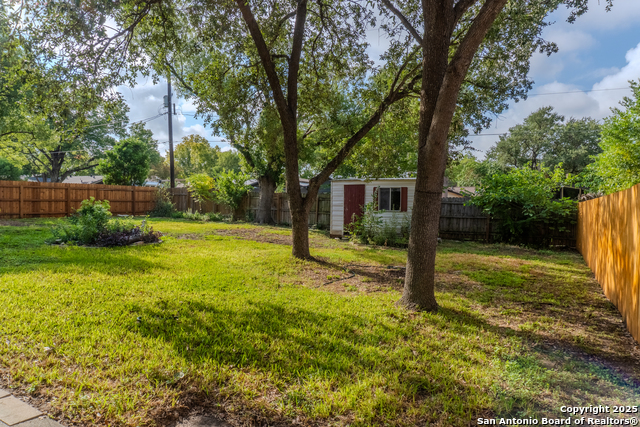 210 Downshire Property Photo 27