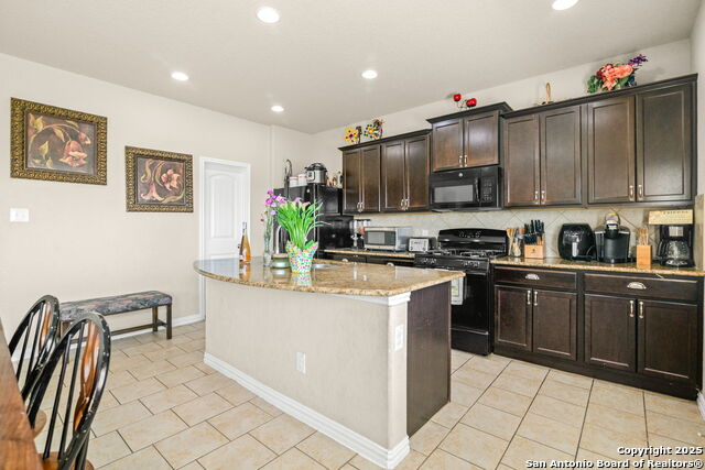 9714 N Marbach Crst Property Photo 9