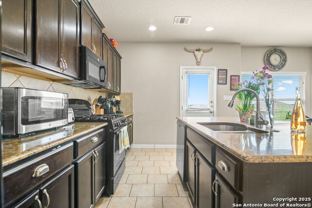 9714 N Marbach Crst Property Photo 10