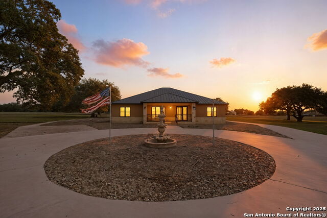 3172 N Interstate 35 Property Photo 1