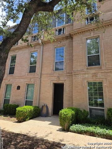 7707 Broadway Property Photo 2