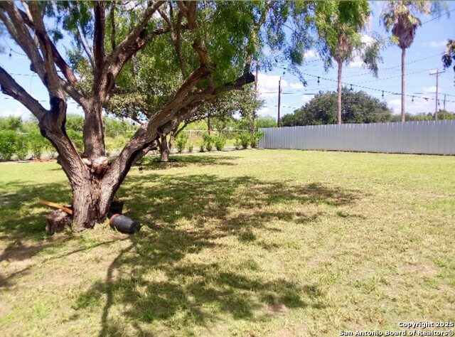 7605 N Doolittle Rd Property Photo 1