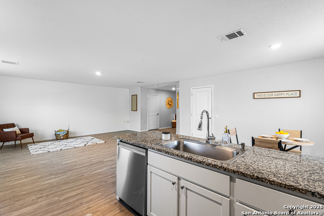 7350 London Property Photo 11