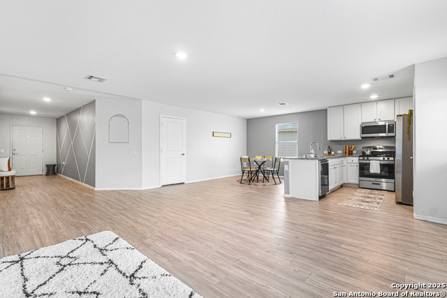 7350 London Property Photo 14