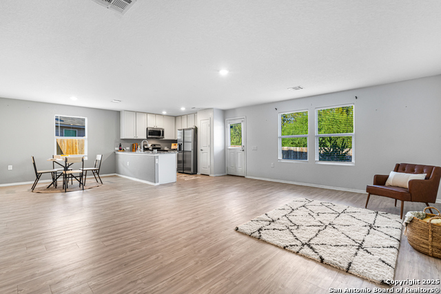 7350 London Property Photo 15