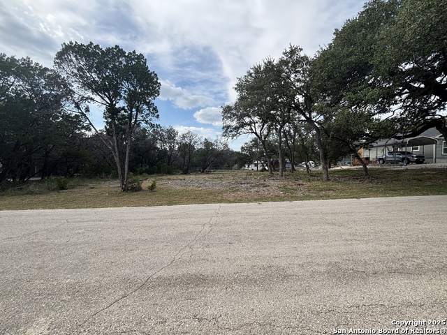 517 Flatrock Property Photo 1