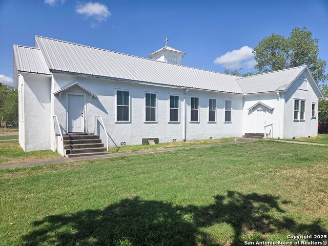 201, 205 E Clare Property Photo 8
