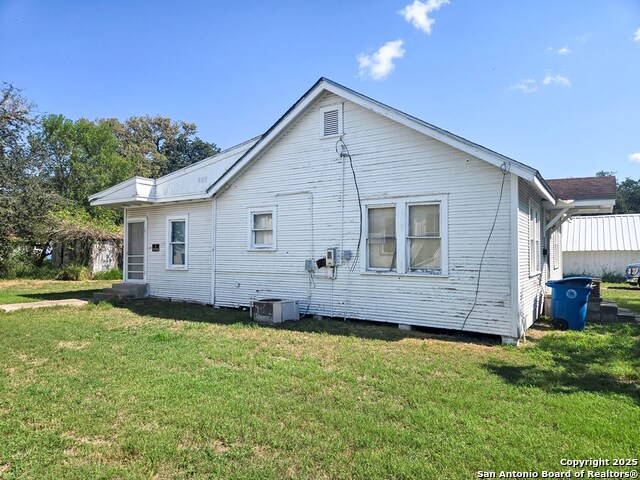 201, 205 E Clare Property Photo 16