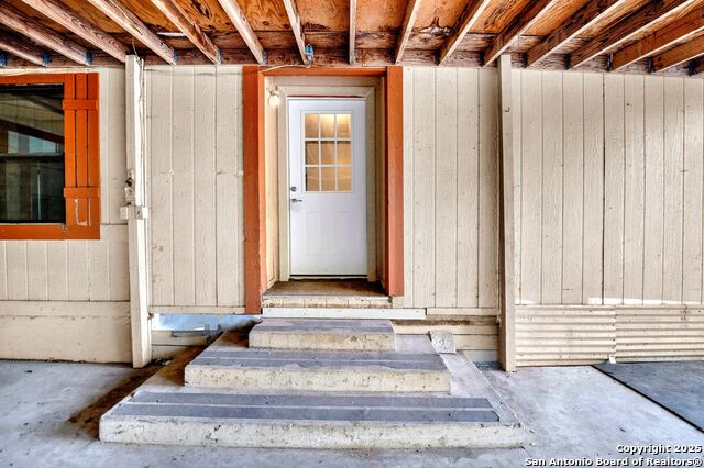 245 Bandera Property Photo 7