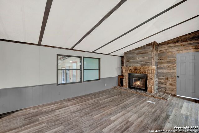 245 Bandera Property Photo 7