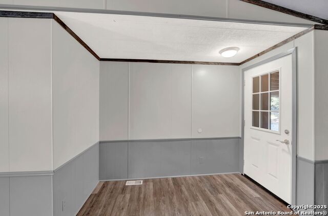 245 Bandera Property Photo 8