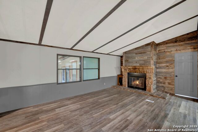 245 Bandera Property Photo 8