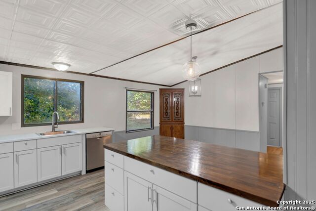 245 Bandera Property Photo 14