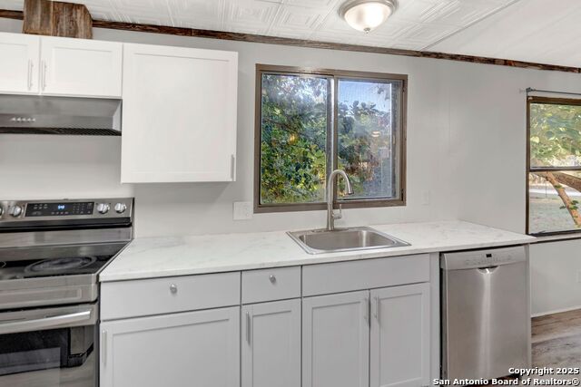 245 Bandera Property Photo 17