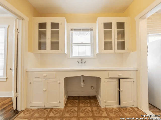 631 E Ashby Property Photo 3