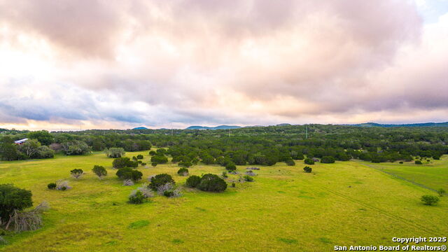 2186 Fm 470 Property Photo 4