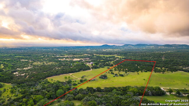 2186 Fm 470 Property Photo 14