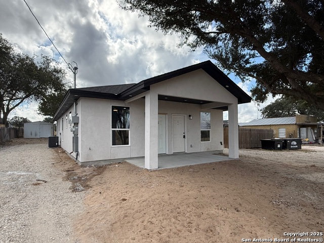 3274 N Ih 35 Property Photo 2