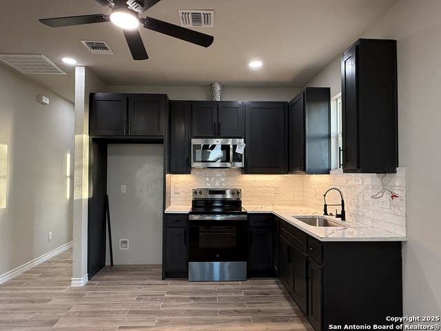 3274 N Ih 35 Property Photo 5